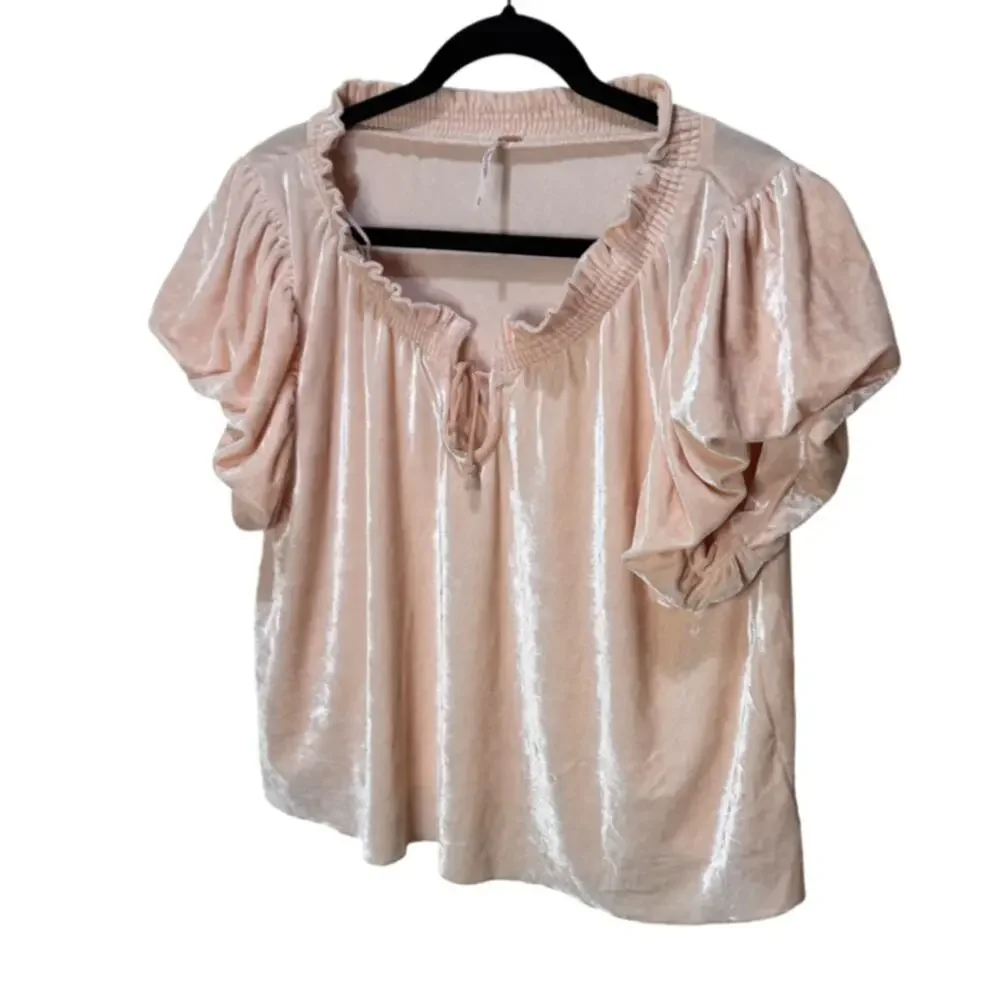 Free People Terese Puff Sleeve Velvet Top Blush Pink/Peach Size M NWOT